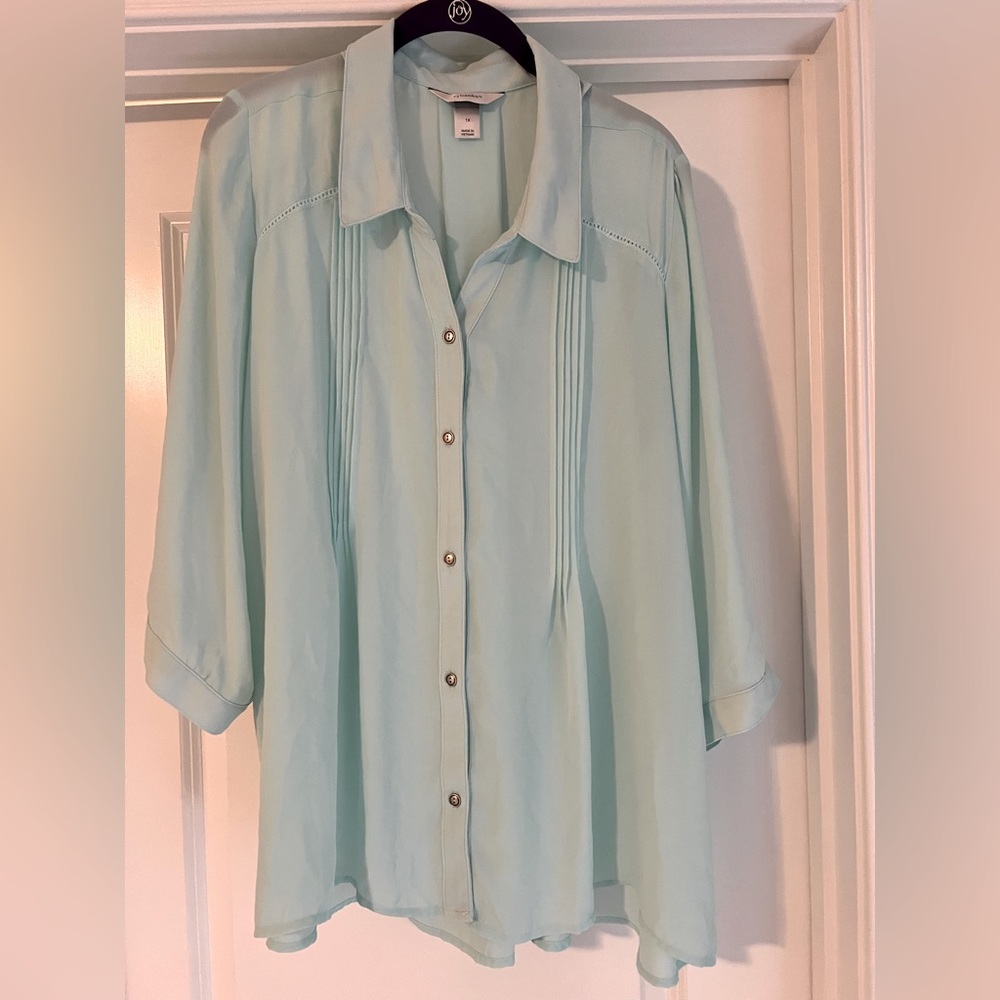 CJ banks ladies blouse. Mint green. Size 1X